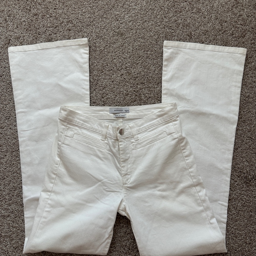 Reserved White Flared-Leg Jeans
